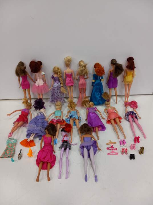 Mattel Barbie & Disney Dolls Assorted 17pc Lot image number 2