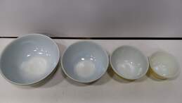 Set of 4 Assorted Vintage Pyrex Green & Yellow Nesting Baking/Mixing Bowls alternative image