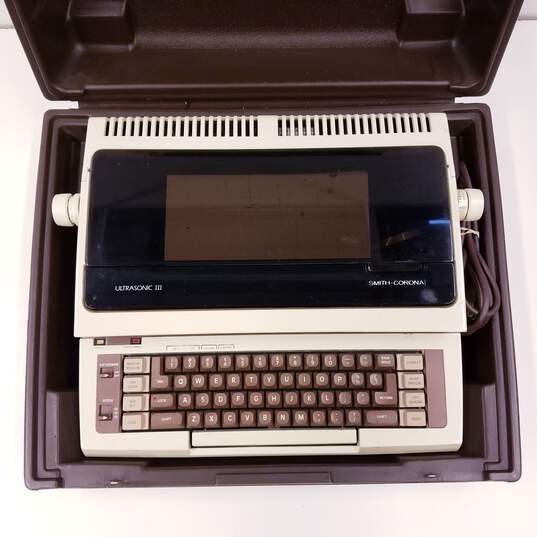 Smith Corona Ultrasonic III Typewriter image number 2