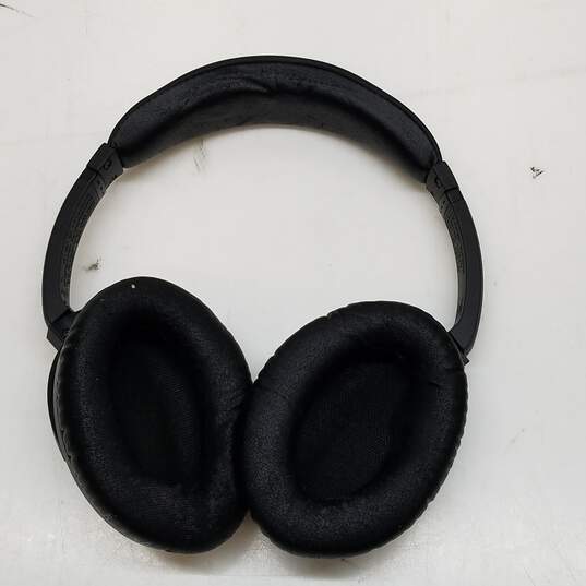 Bose QuietComfort 15 Noise Cancelling Headphones image number 2