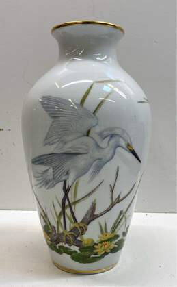 Franklin Mint The Marshland Bird Collection 12 inch Tall Ceramic Art Vase alternative image