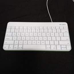 4 Logitech Wired Keyboard for iPad