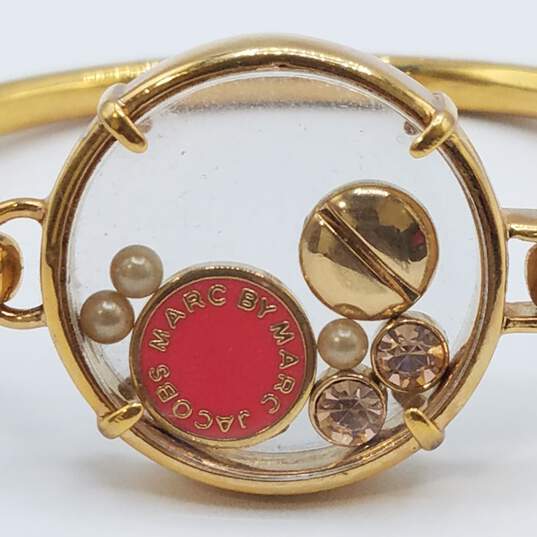 Marc Jacobs Gold - Tone Enamel Multi Gemstone Floating Charms Tension 7 In Bangle Bracelet 31.9g image number 2