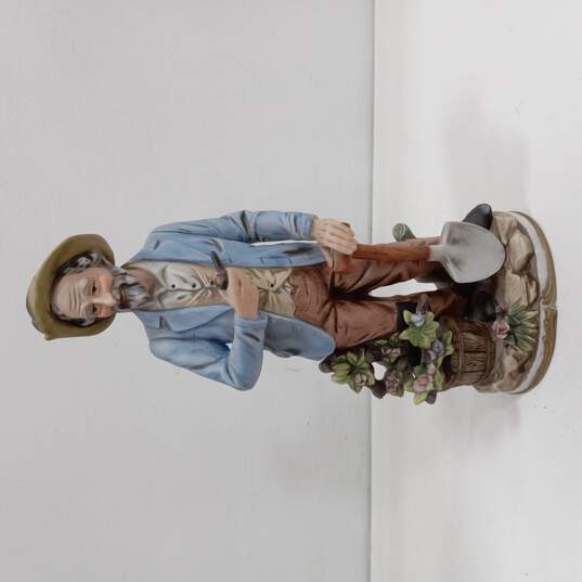 Gardener Ceramic Figurine image number 1