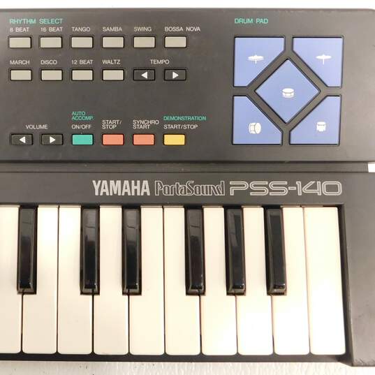 VNTG Yamaha Brand PSS-140 Model PortaSound Electronic Keyboard/Piano image number 5