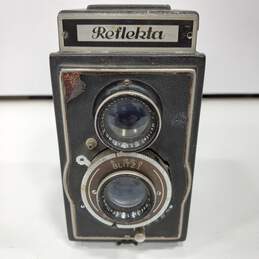 Four vintage cameras alternative image