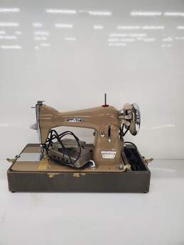 VTG Imperial Deluxe Precision Sewing Machine for parts & repair alternative image