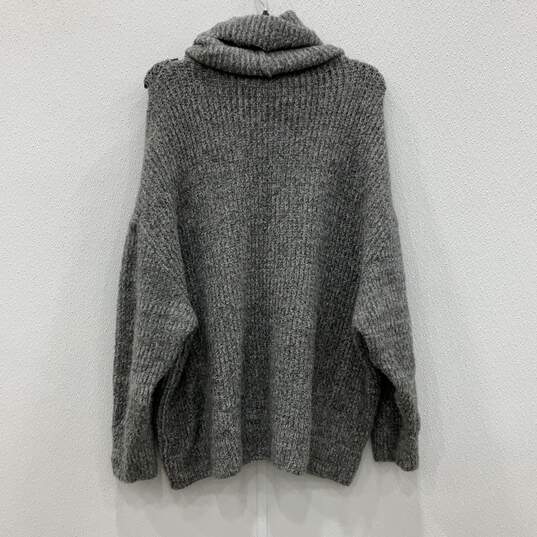 Womens Gray Knitted Turtle Neck Long Sleeve Oversized Pullover Sweater Size S image number 2
