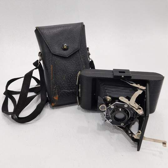 Vintage Kodak Vigilant Junior Six-20 Folding Camera w/ Case image number 1