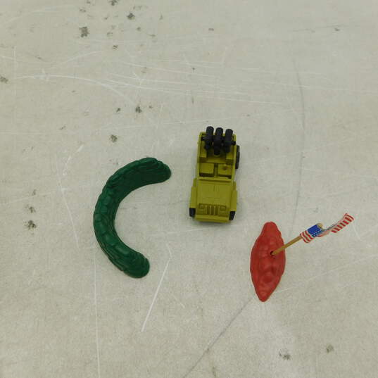 Tim-Mee Lot of Plastic Army Soldiers & Military Vehicles image number 4