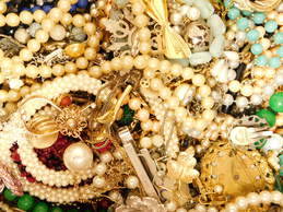 21.0 LBS VNTG Costume Jewelry Variety & Brooches alternative image