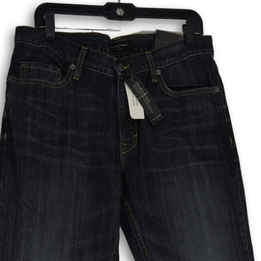 NWT Womens Blue Denim Medium Wash Straight Leg Jeans Size 33/32 image number 3