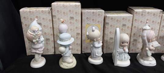Bundle of Assorted Precious Moments Figurines In Box image number 5