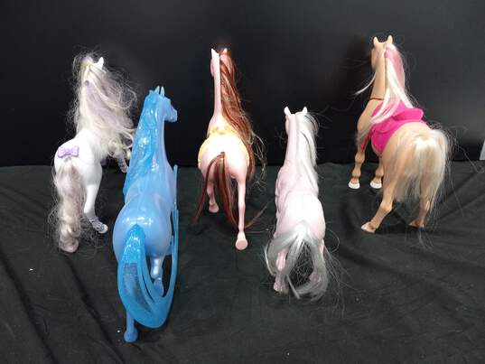 Mixed Lot Of Plastic Toy Horse image number 4