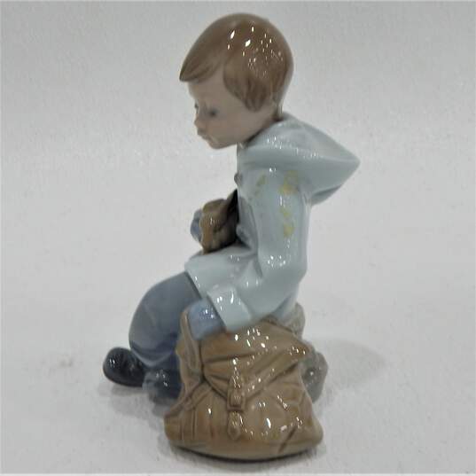Vintage Lladro Nao 1037 Boy With Rabbit Figurine image number 2