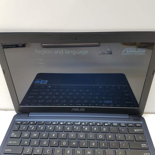 ASUS Notebook X205 Series 11.6-in PC Wondows 8 image number 3