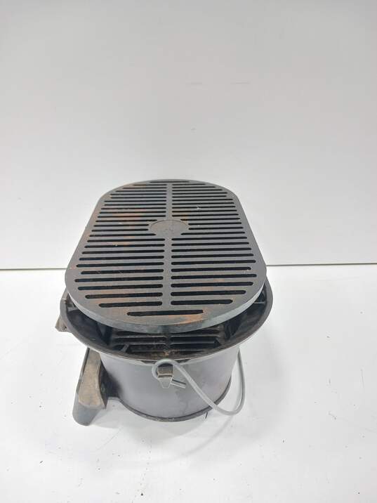 Lodge Sportsman's Cast Iron Pro Grill image number 4