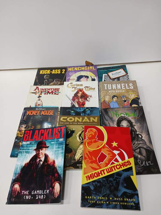 12PC Lot of Assorted Graphic Novels image number 1