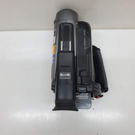 Sony Handycam Vision CCD-TRV82 NTSC Hi8 8mm Camcorder Camera image number 7