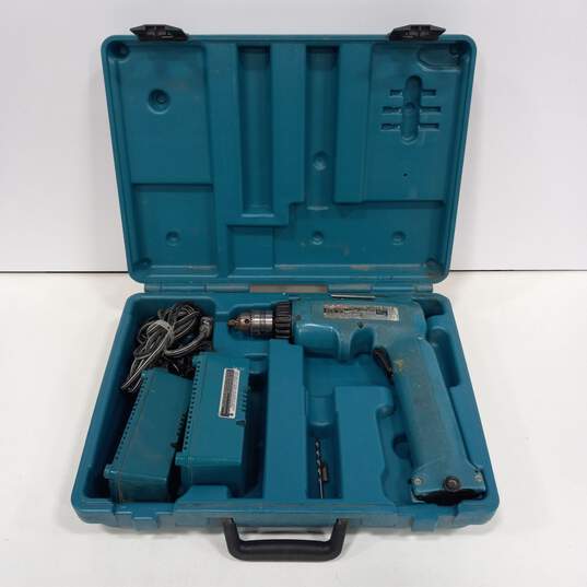 MAKITA Drill In Case w/ 2 Chargers image number 8