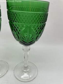 A Pair of Emerald Green Wine Glass Goblets alternative image