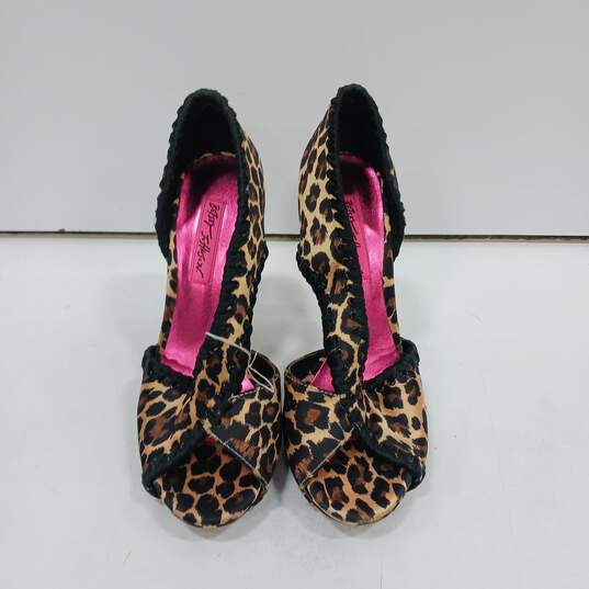 Betsy Johnson Women's Leopard Print Heels Size 6 image number 1