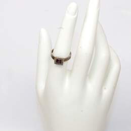 Silpada Sterling Silver Garnet Ring Size 6.75 alternative image