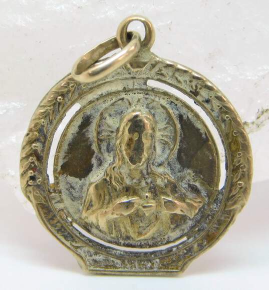 Vintage 12K Yellow Gold Jesus Sacred Heart Religious Medallion Pendant Charm 1.1g image number 1