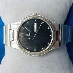 Titan 1082SDA Silver Tone And Black Analog Watch alternative image