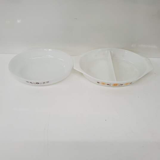 Two Vintage Pyrex Country/Mid Century Lot image number 1