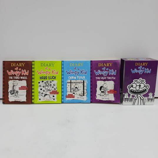 Diary of a Wimpy Kid Books 5-8 Box Set image number 2
