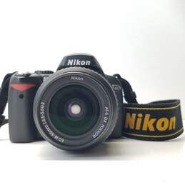 Nikon D40 6.1MP Digital SLR Camera with 18-55mm Lens