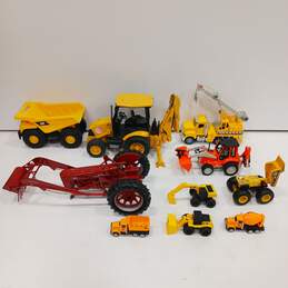 Construction Trucks & Tractors Toy Bundle alternative image