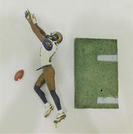 2005 McFarlane Holt Rams NFL Football Figure alternative image