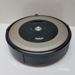 iRobot Roomba E6 Vacuum Cleaning Robot For Parts or Repair