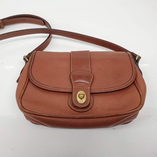 Vintage Coach 4224 'Sheridan Mayfield' Brown Leather Crossbody Bag AUTHENTICATED image number 3