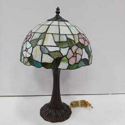 Stained Glass 20" Tiffany-Style Table Lamp alternative image
