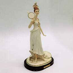 Elegante Collection Lady Figurine alternative image