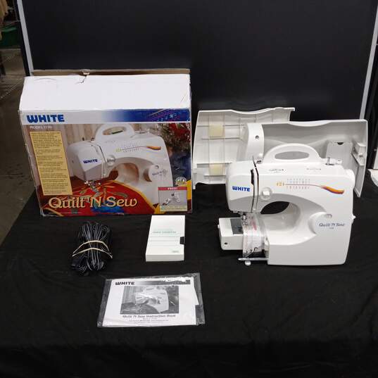White Quilt "N Sew Sewing Machine 1730 image number 1