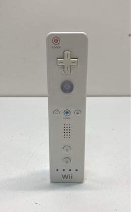 Set Of 2 Nintendo Wii Remotes- White alternative image