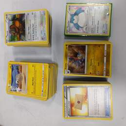 Bundle of Assorted Pokémon Trading Cards alternative image