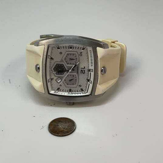 Designer Diesel DZ-4163 Silver-Tone Chronograph Classic Analog Wristwatch image number 3