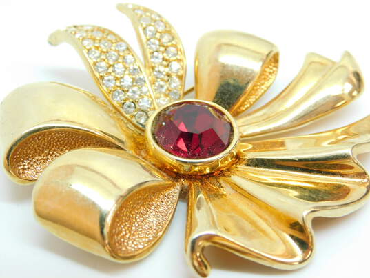 Vintage SAL Swarovski Icy Red & Clear Crystal & Gold Tone Ribbon Bow Brooch 28.9g image number 4