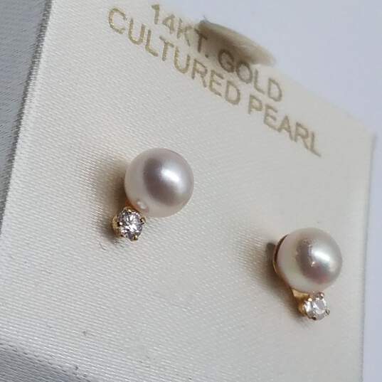 14k Gold Cultured FW Pearl & Cubic Zircona Post Earring 1.3g image number 1
