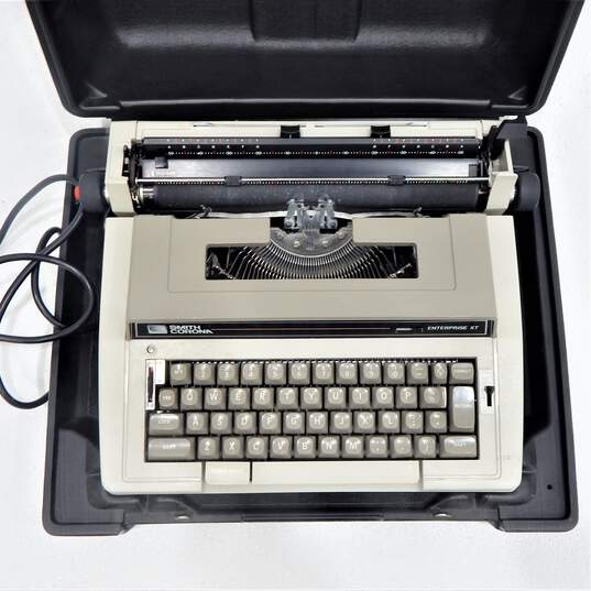 Vintage Smith Corona Enterprise XT Electric Typewriter with Hard Case image number 5