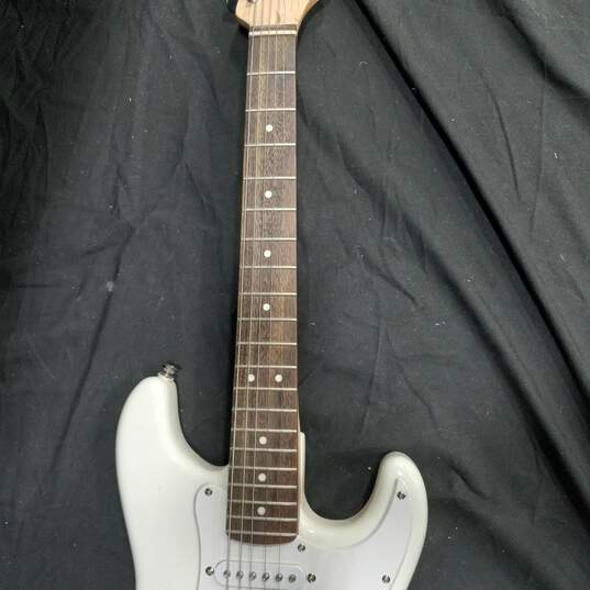 Squire By Fender Mini Electric Guitar White image number 4
