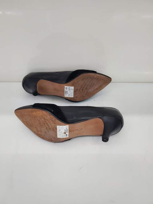Clarks Women's Linvale Vena Black Twist Detail Heels Size-9.5 used image number 5