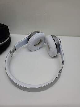 Beats Untested P/R* A1796 Solo Wireless Bluetooth Over-Ear Headphones Silver alternative image