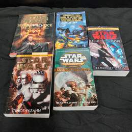 5pc Bundle of Assorted Softcover Star Wars Books alternative image