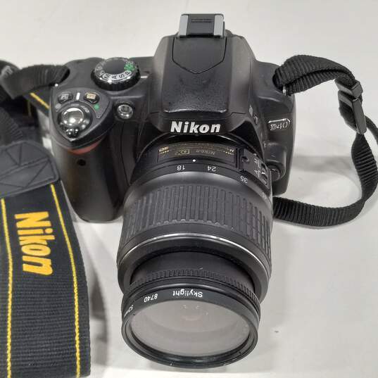 Nikon D40 Digital Camera & Accessories in Bag image number 4